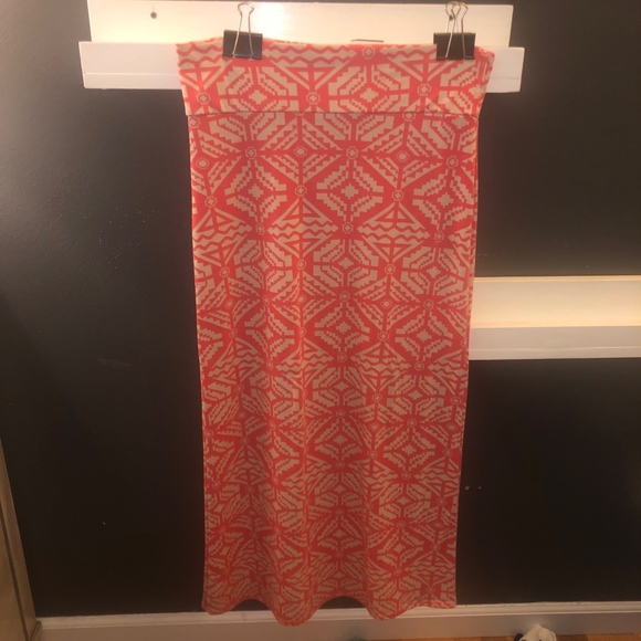 Women Large Maxi Skirt - Picture 3 of 5